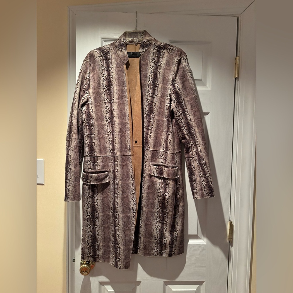Faux suede, snakeskin print duster. Size medium. Worn once.